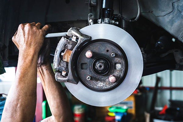 7 Signs Your Car's Brake Rotors Need Changing | Robbie's At Your Service